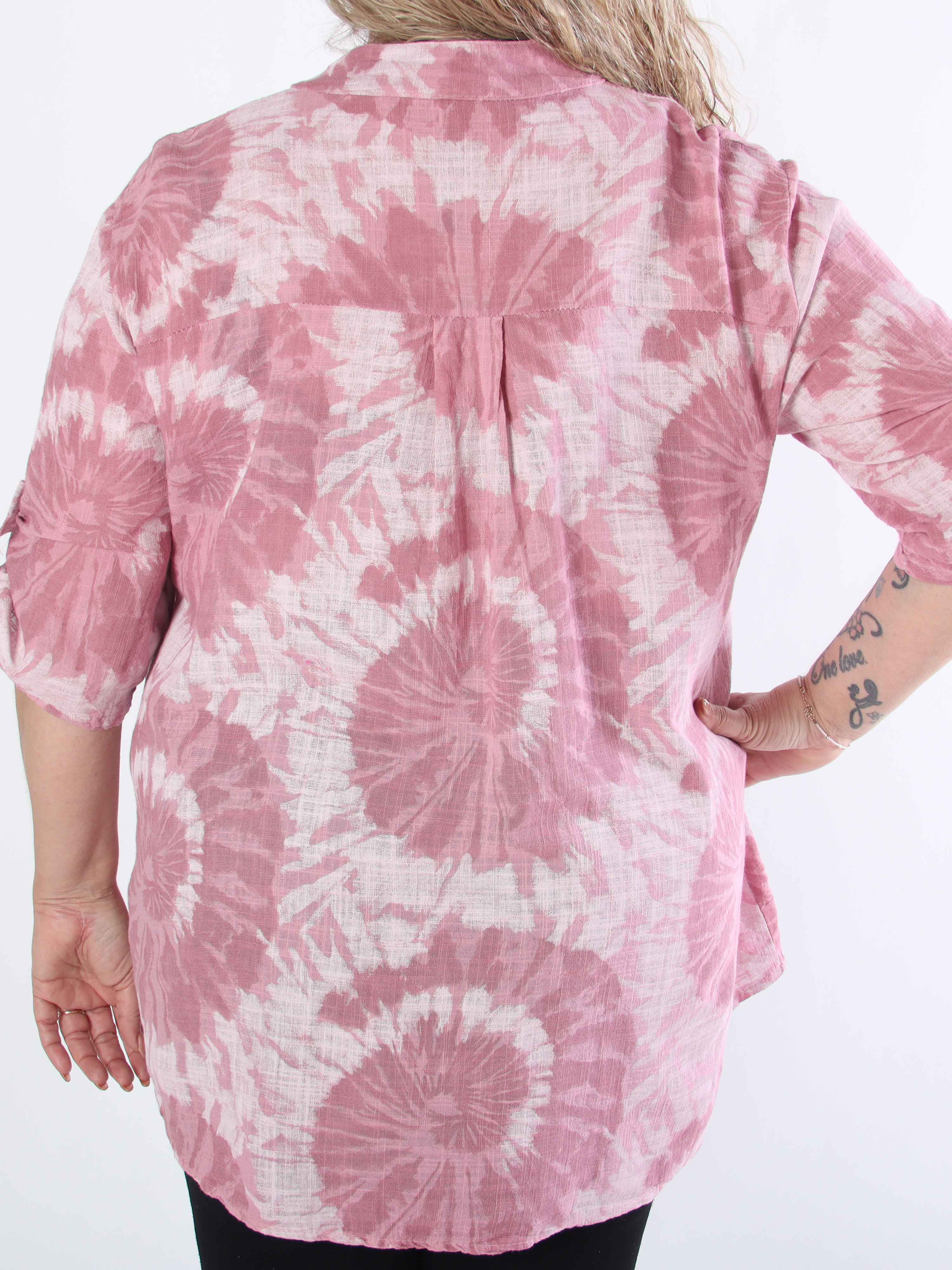 Akella - Mönstrad plus size skjorta i ljust bomullstyg